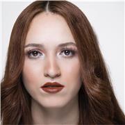 Profesora de Diseño Grafico clases para jovenes mayores de 15 años